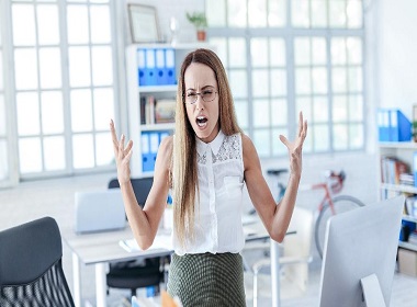 9 autossabotagens que impedem muitas mulheres de subir na carreira